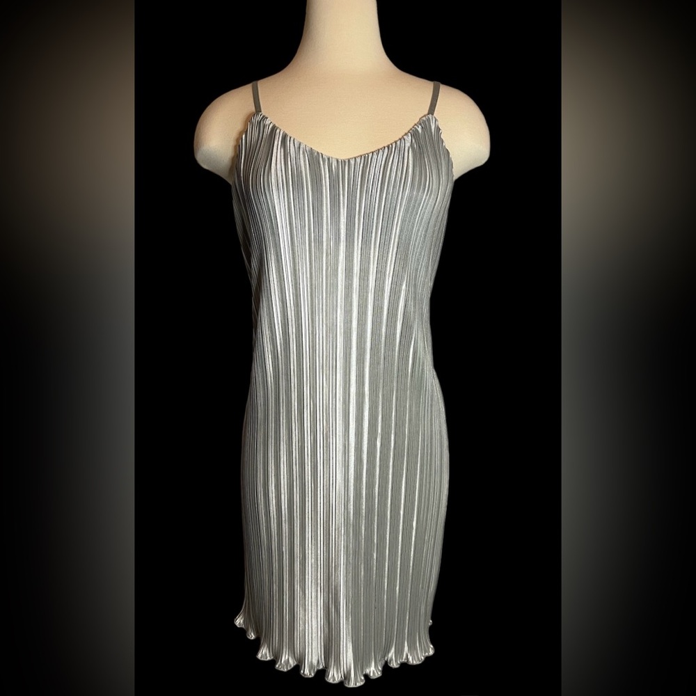 NWT Rachel Zoe Metallic Platinum/ Silver Pleated Dress Size XS